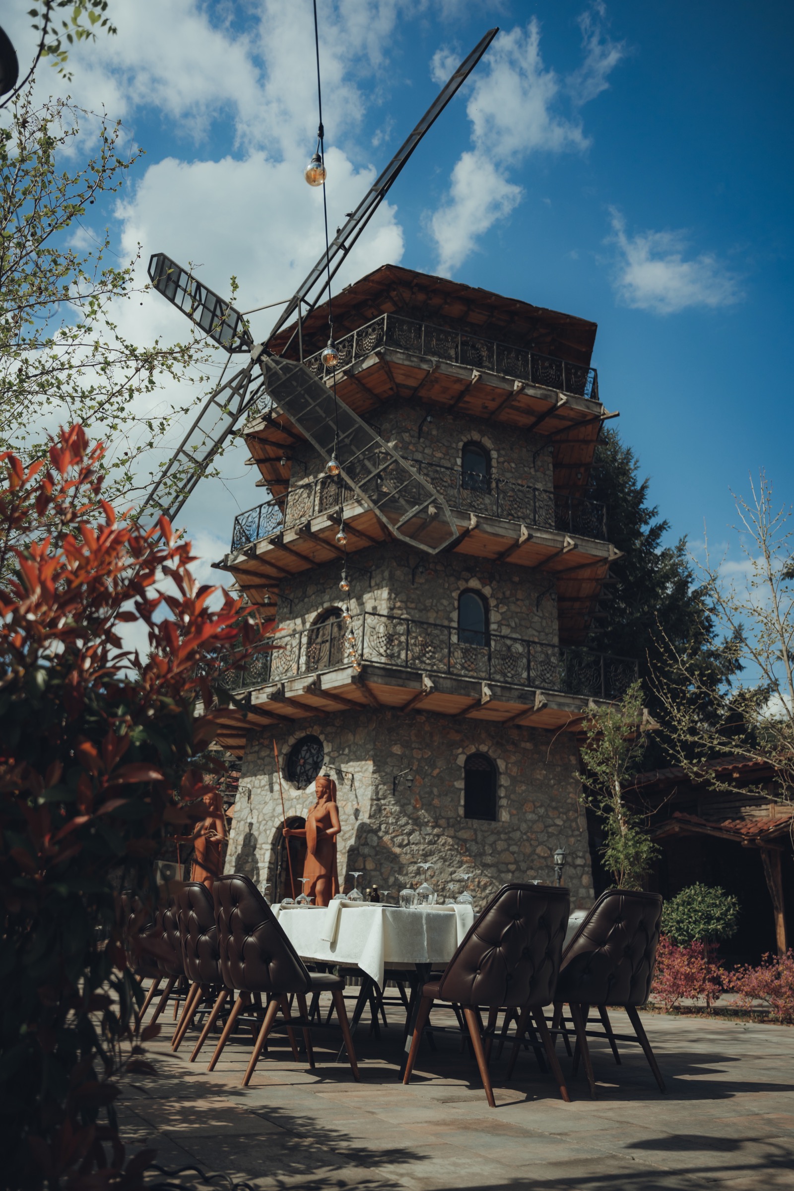 Kulla e Gurit në Planet Resort